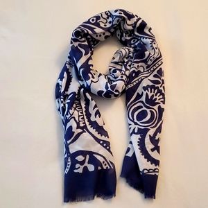 Navy/white print floral scarf